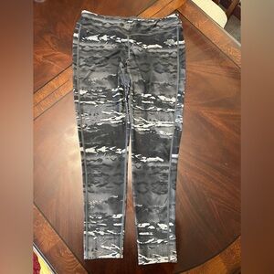 The North Face Black and Gray Patterned Leggings
